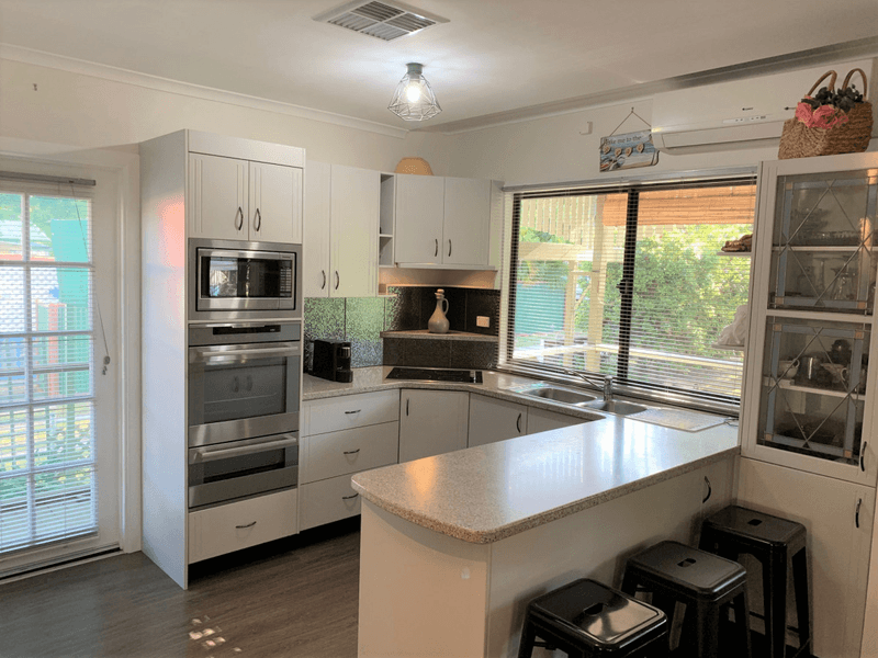 19 Orange Grove Street, Coochiemudlo Island, QLD 4184