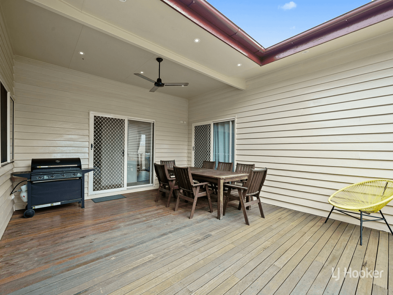 27 Down Street, ESK, QLD 4312