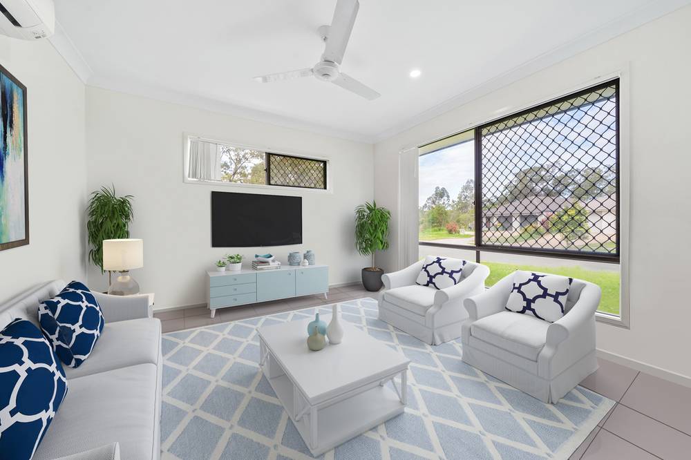 4 Dusk Place, CRESTMEAD, QLD 4132