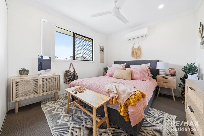 4 Dusk Place, CRESTMEAD, QLD 4132