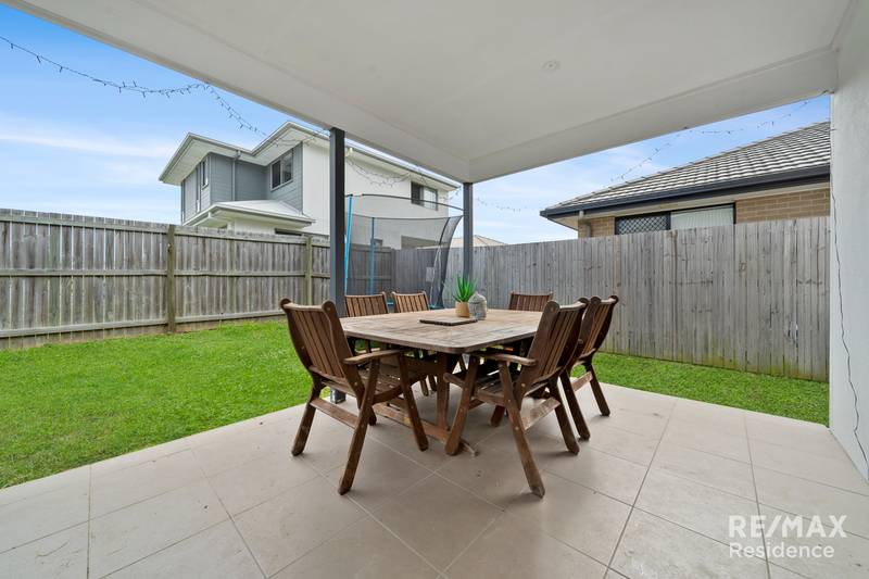 4 Dusk Place, CRESTMEAD, QLD 4132