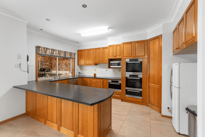 3 CHANTILLY Place, MOUNT GAMBIER, SA 5290