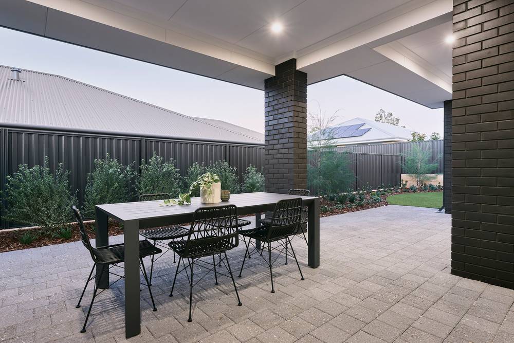 12 Rottnest Street, Bushmead, WA 6055