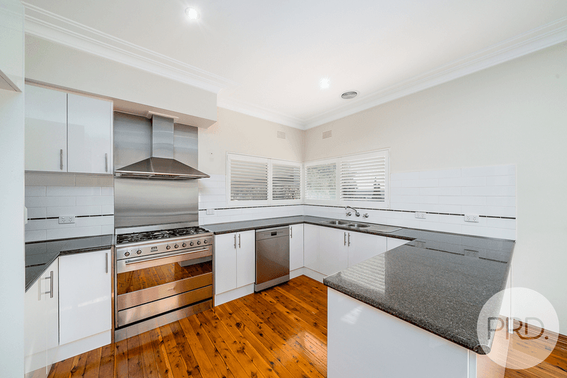 6 Beauty Point Avenue, TURVEY PARK, NSW 2650