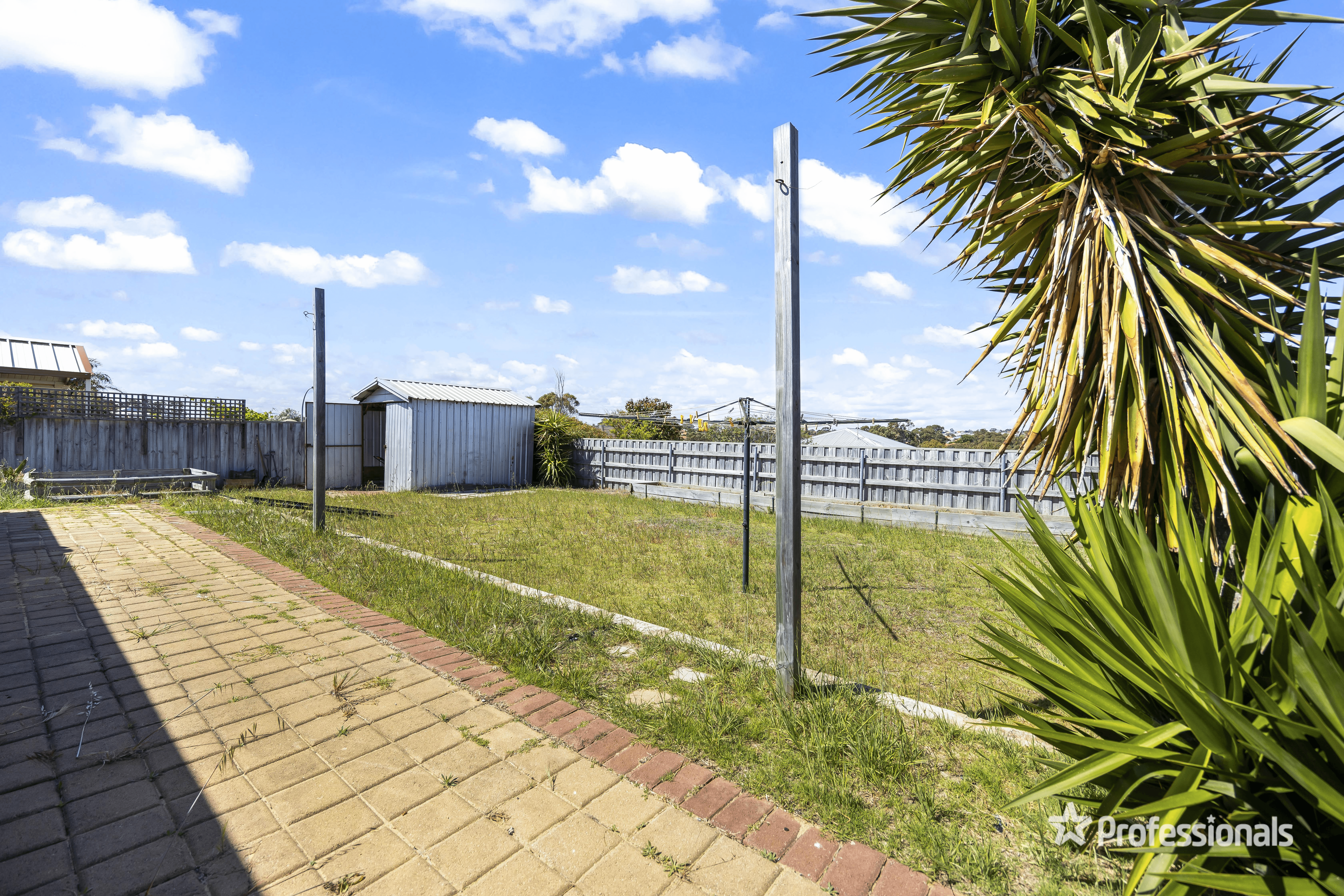 37 Lithgow Drive, CLARKSON, WA 6030