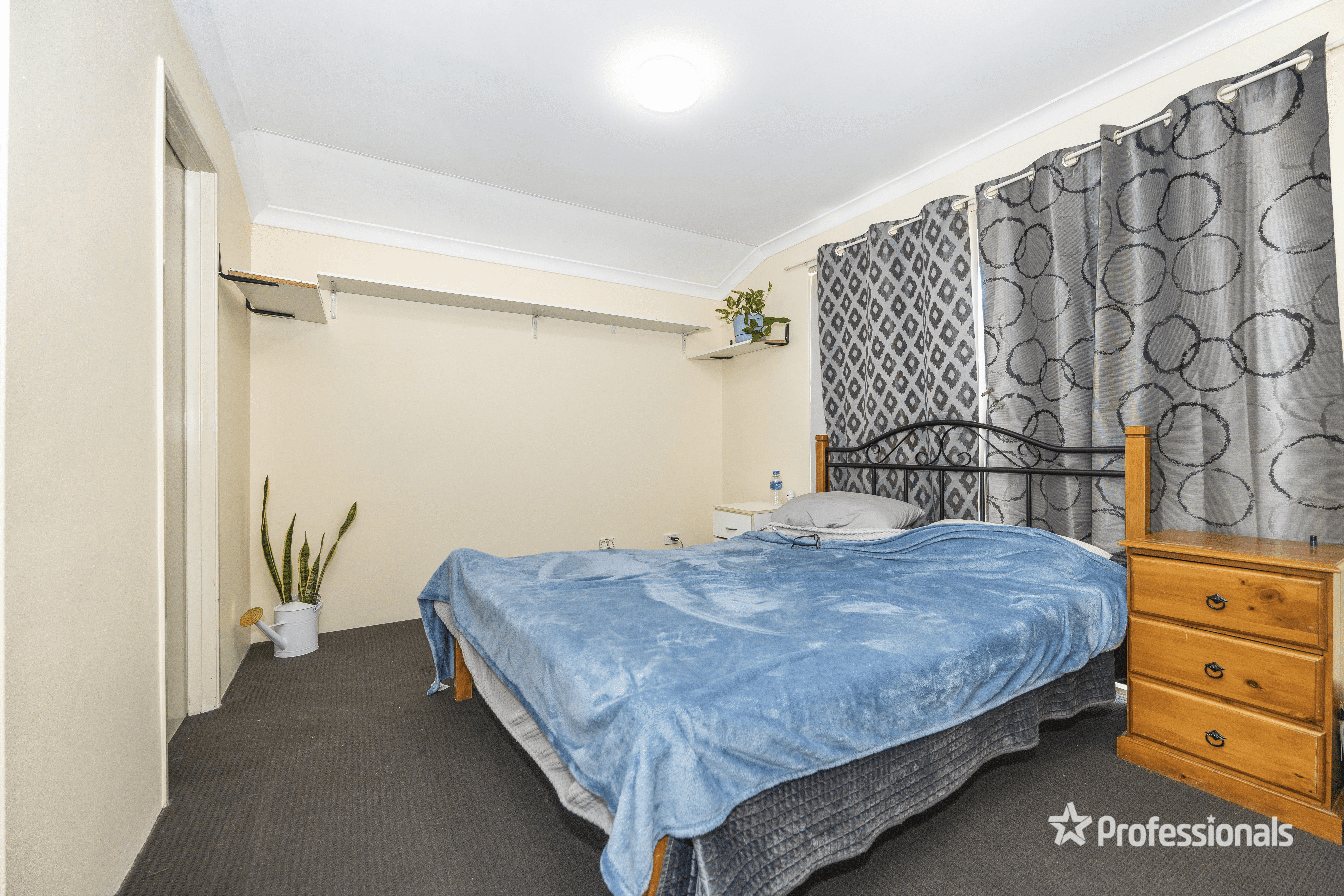 37 Lithgow Drive, CLARKSON, WA 6030