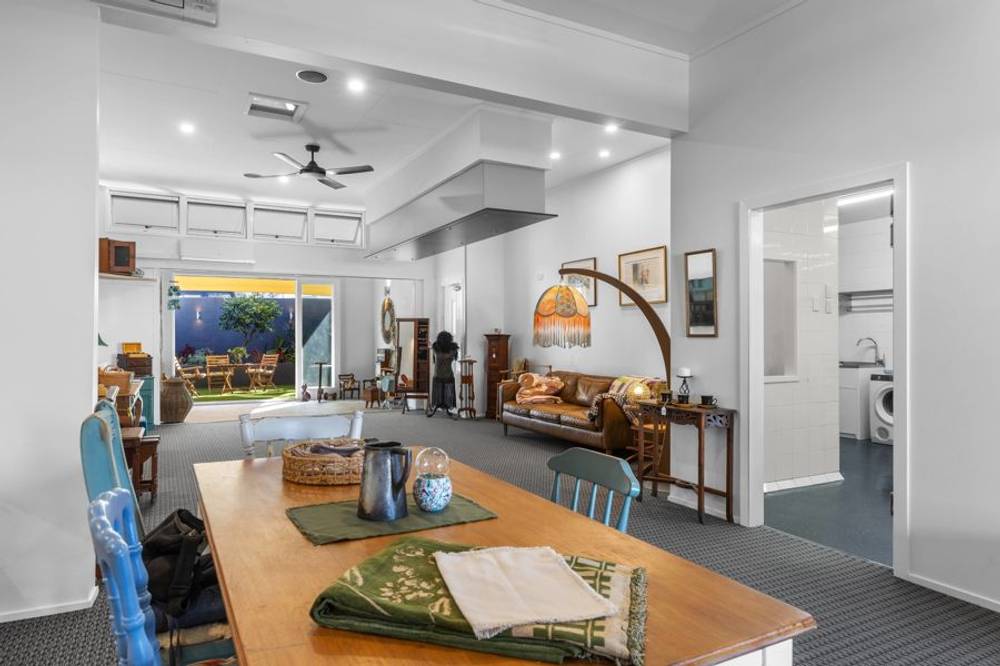 4 Gympie Road, TIN CAN BAY, QLD 4580