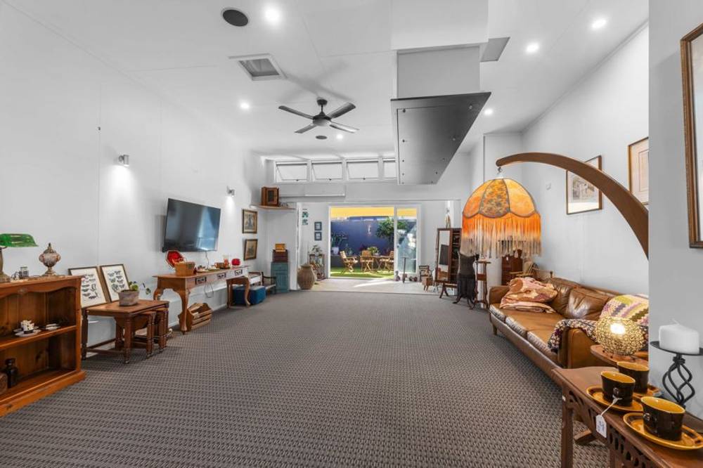 4 Gympie Road, TIN CAN BAY, QLD 4580