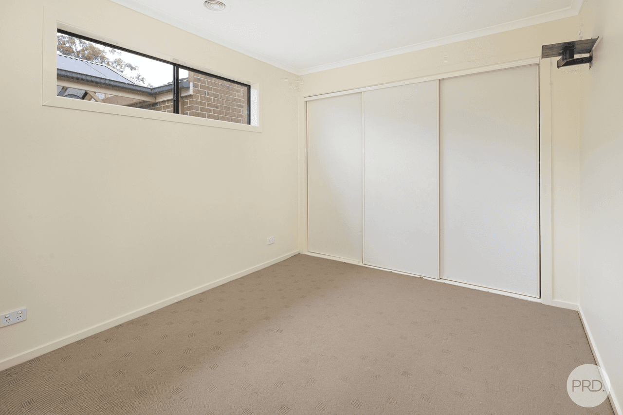 2 Sandon Place, DELACOMBE, VIC 3356