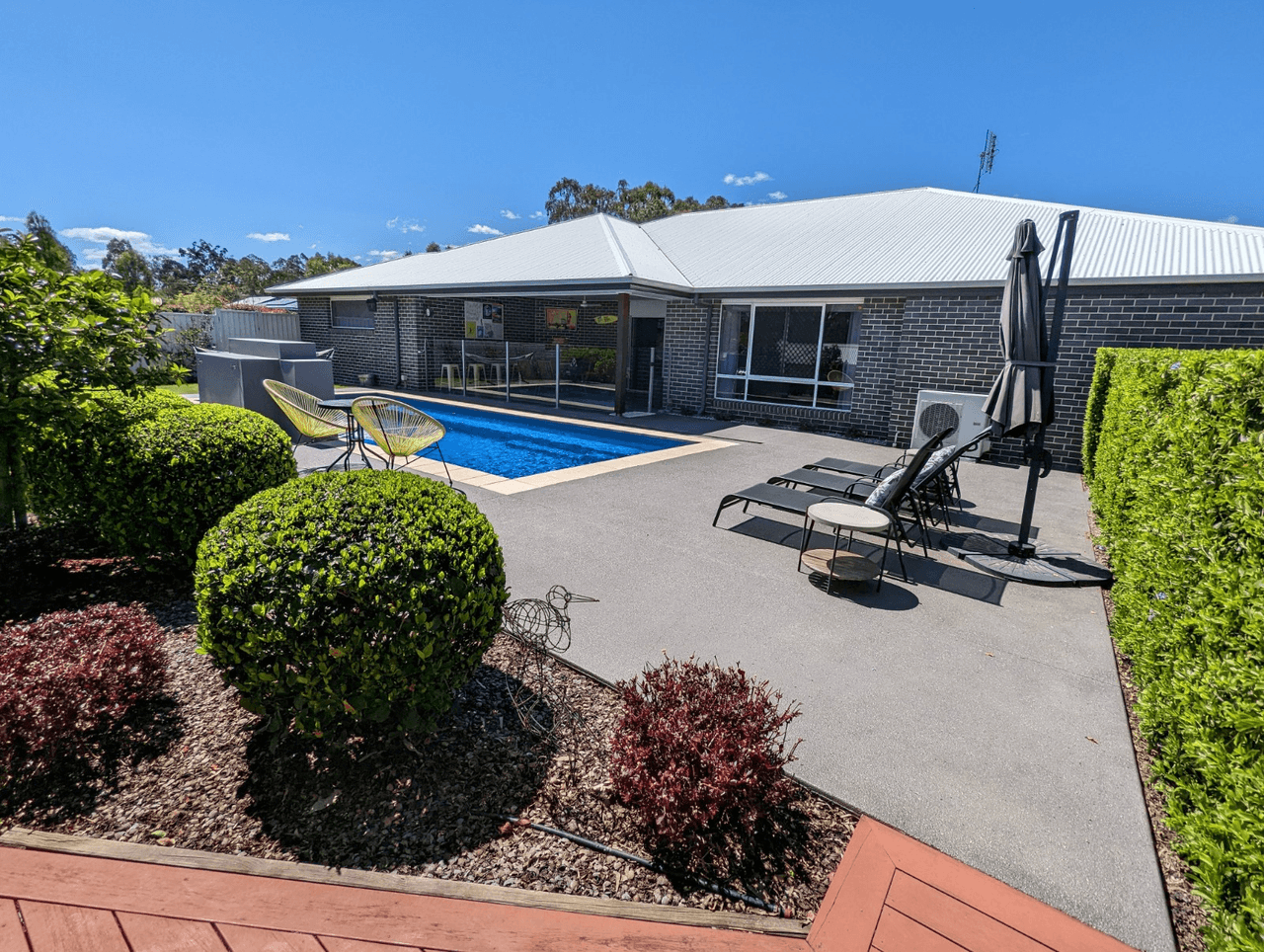 10 Mary Drive, MURPHYS CREEK, QLD 4352