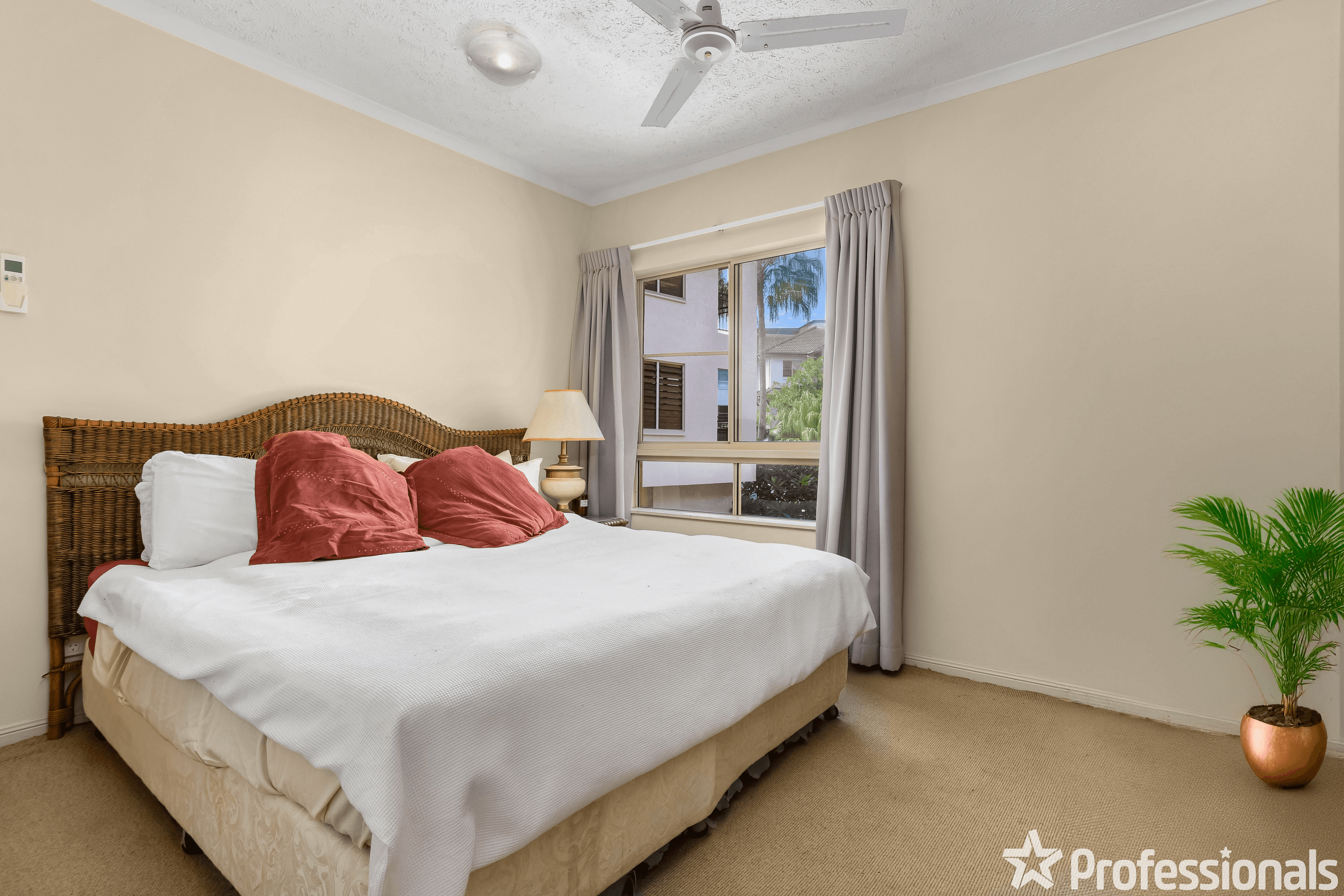 1737/2-10 Greenslopes Street, CAIRNS NORTH, QLD 4870