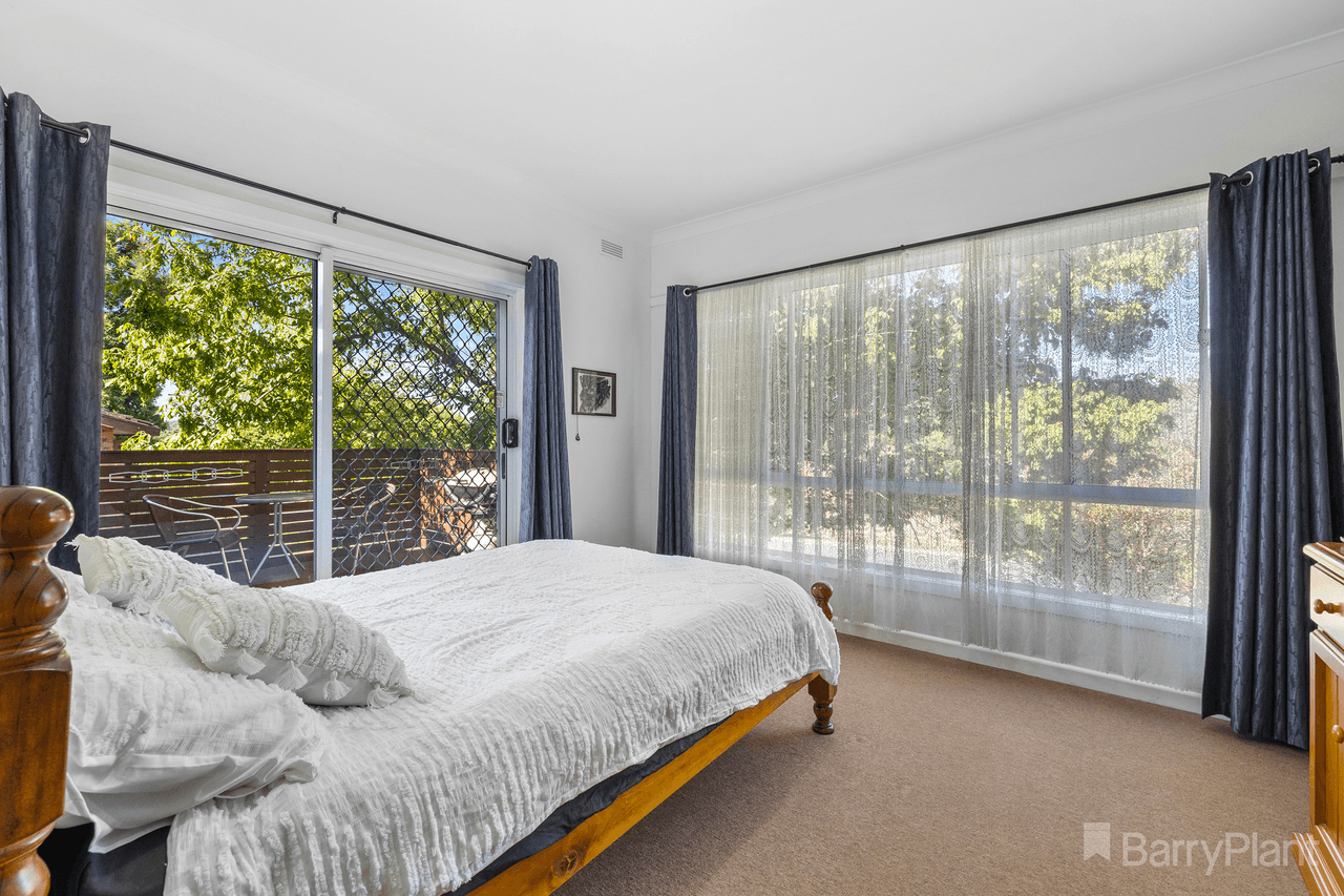 10 Specimen Hill Road, Golden Square, VIC 3555