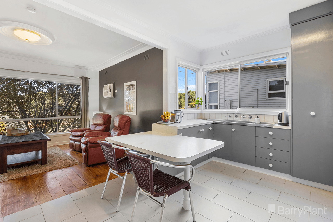 10 Specimen Hill Road, Golden Square, VIC 3555