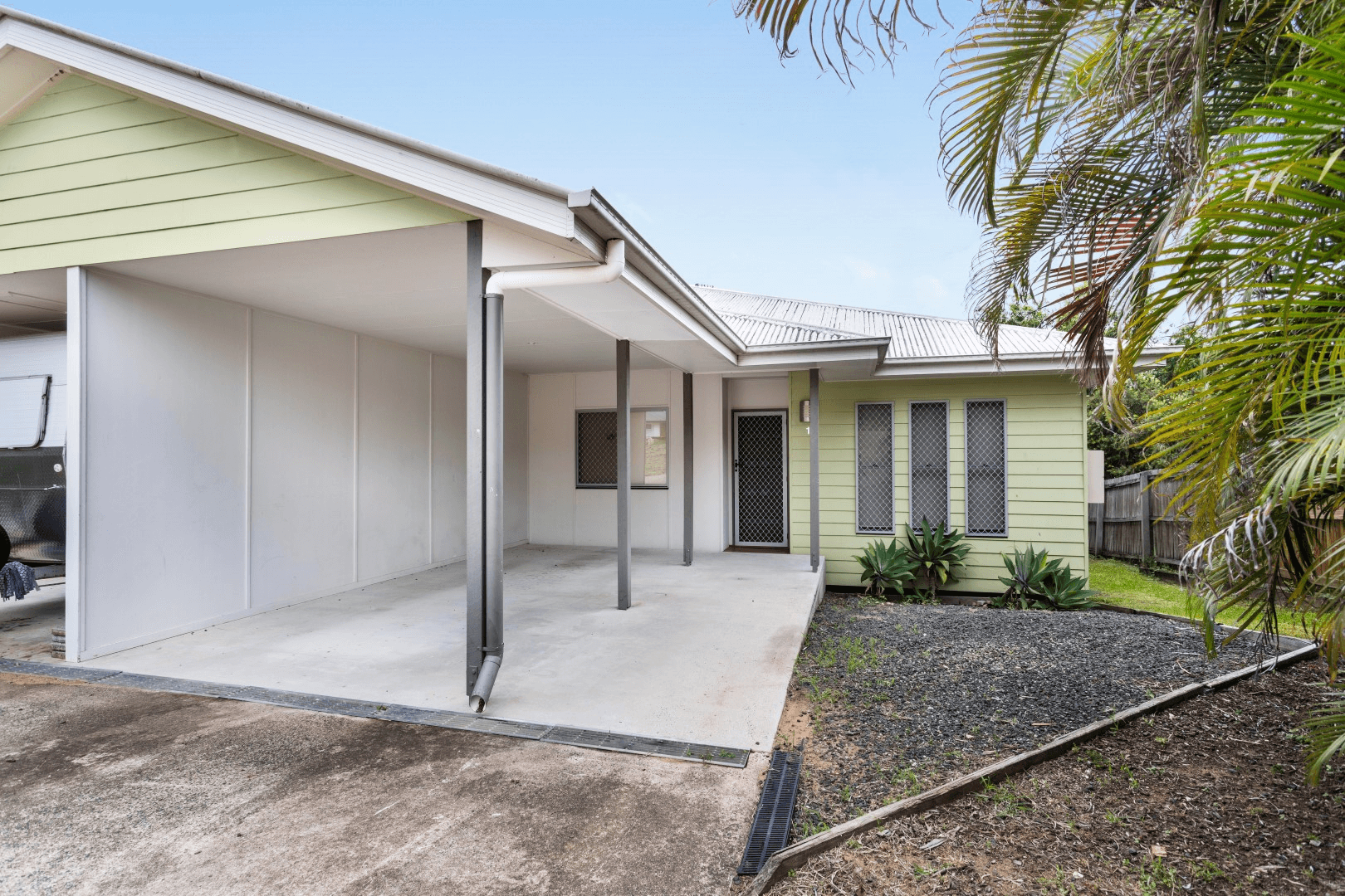 1/5 Phoenix Court, CHURCHILL, QLD 4305