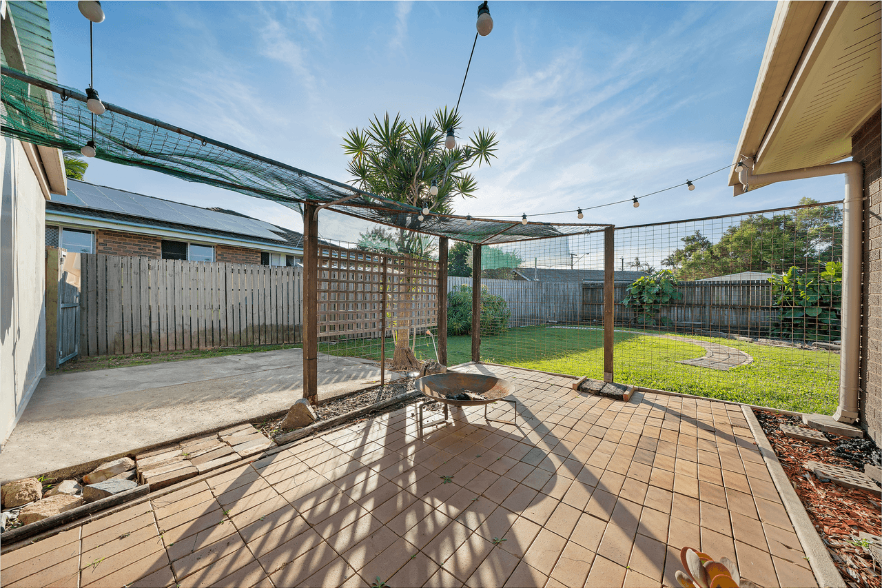 22 Clark Court, REDCLIFFE, QLD 4020