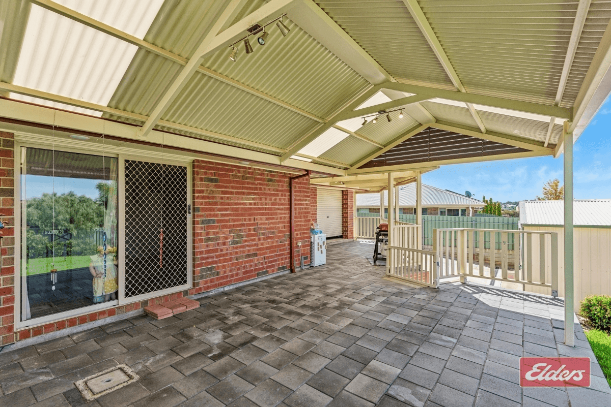 24 Oaklands Circuit, Hewett, SA 5118