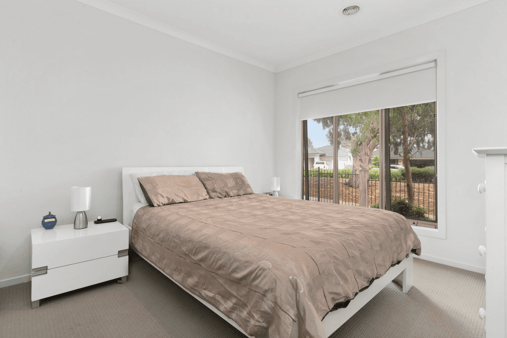 11 Derwent Lane, SANDHURST, VIC 3977