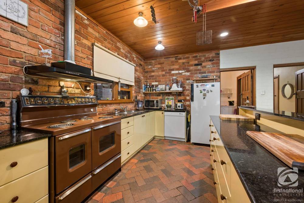 206 Alma Road, Beechworth, VIC 3747