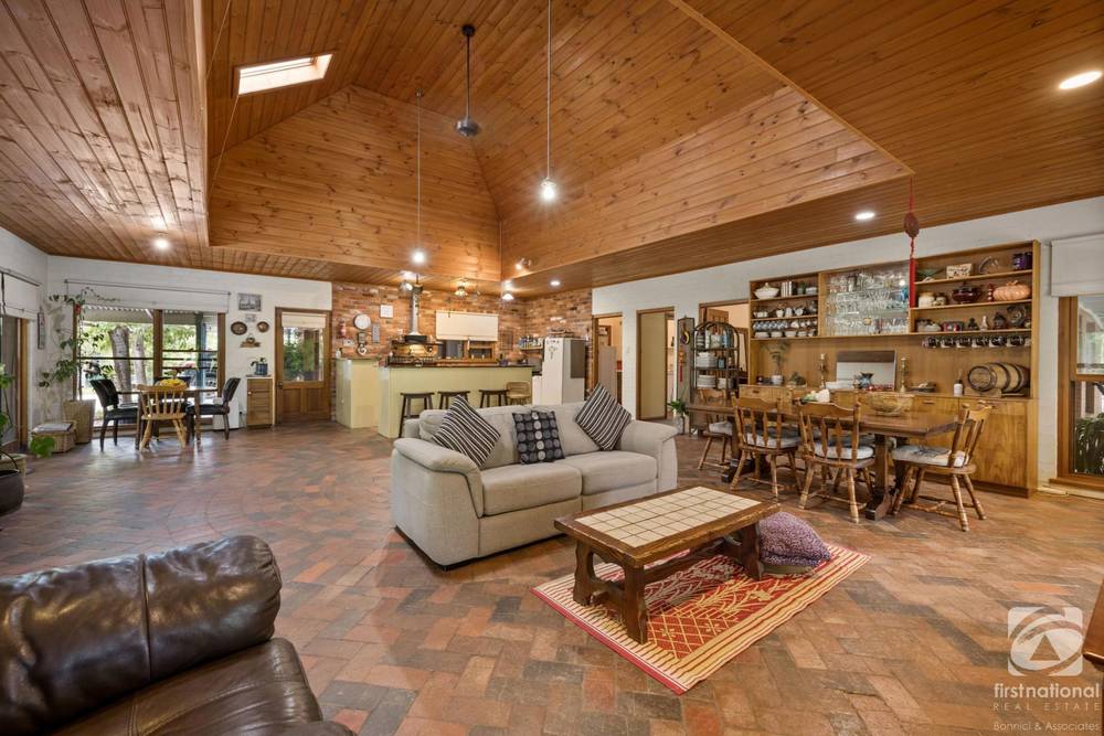 206 Alma Road, Beechworth, VIC 3747