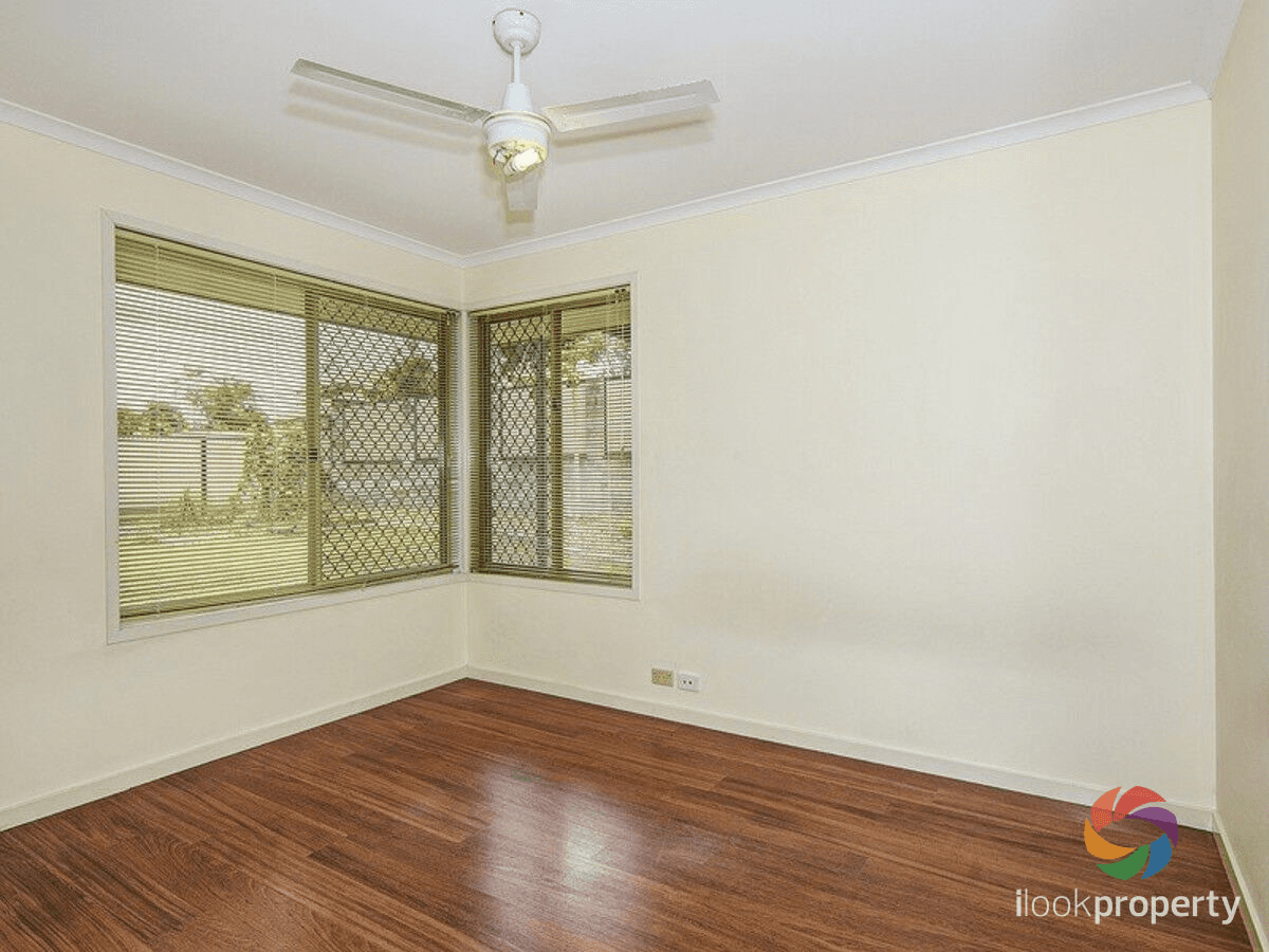 8 Springfield Crescent, PARKINSON, QLD 4115