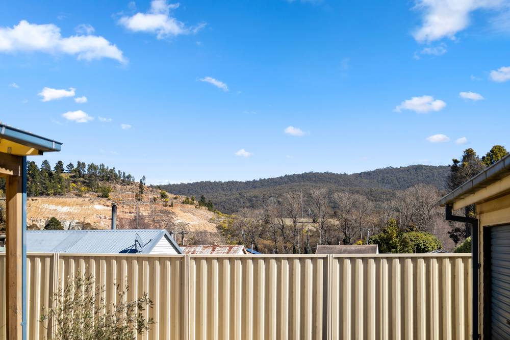 11 Wattle Ave, Captains Flat, NSW 2623