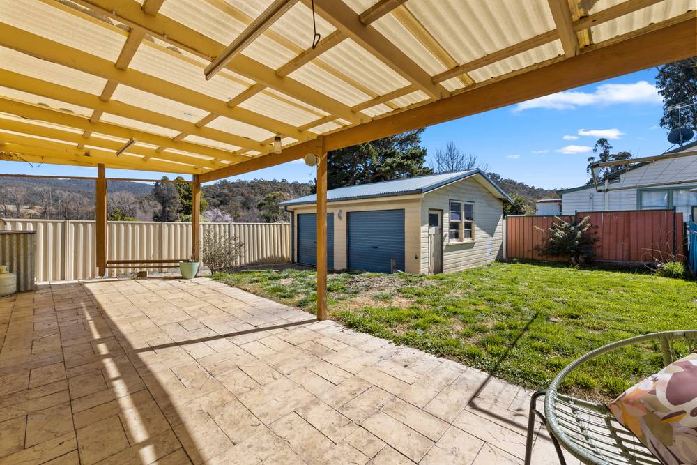 11 Wattle Ave, Captains Flat, NSW 2623