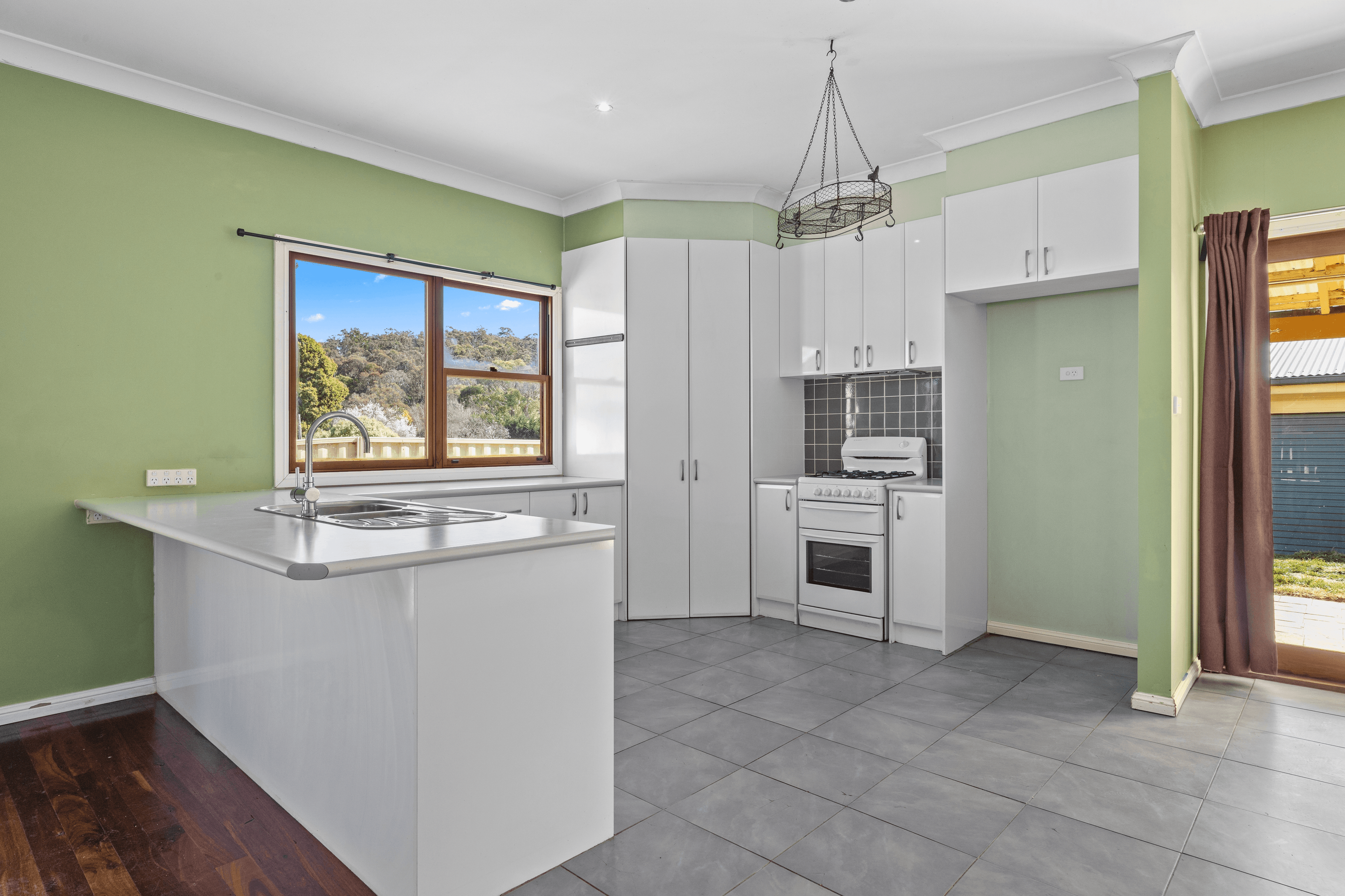 11 Wattle Ave, Captains Flat, NSW 2623