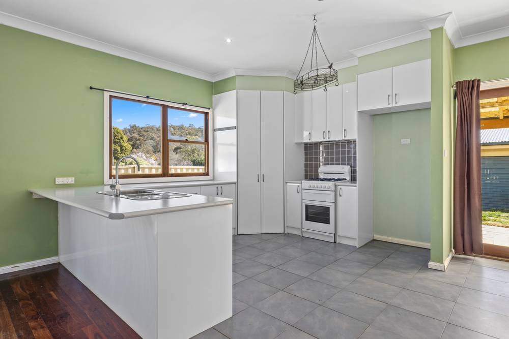 11 Wattle Ave, Captains Flat, NSW 2623