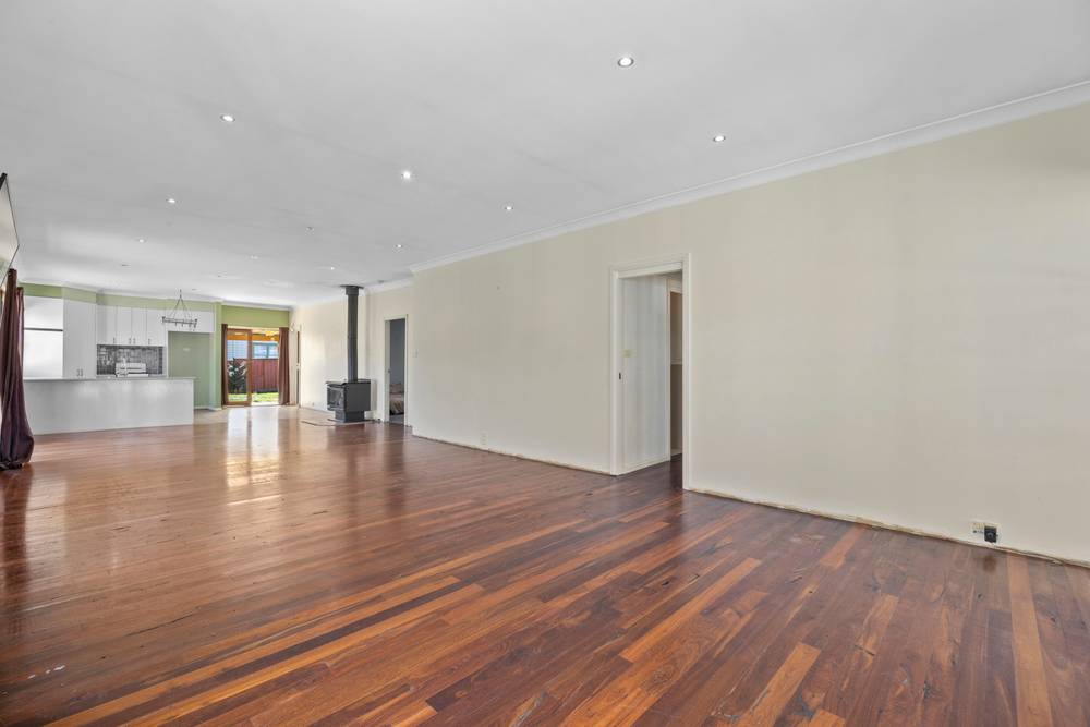 11 Wattle Ave, Captains Flat, NSW 2623