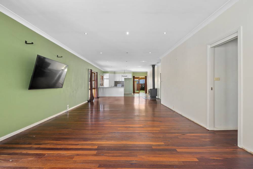 11 Wattle Ave, Captains Flat, NSW 2623