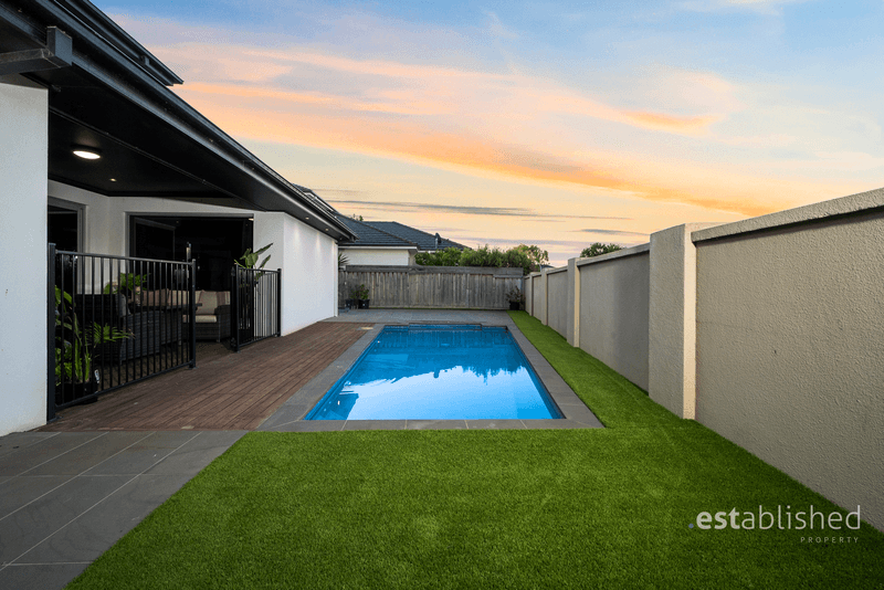 6 Sundowner Place, SANCTUARY LAKES, VIC 3030