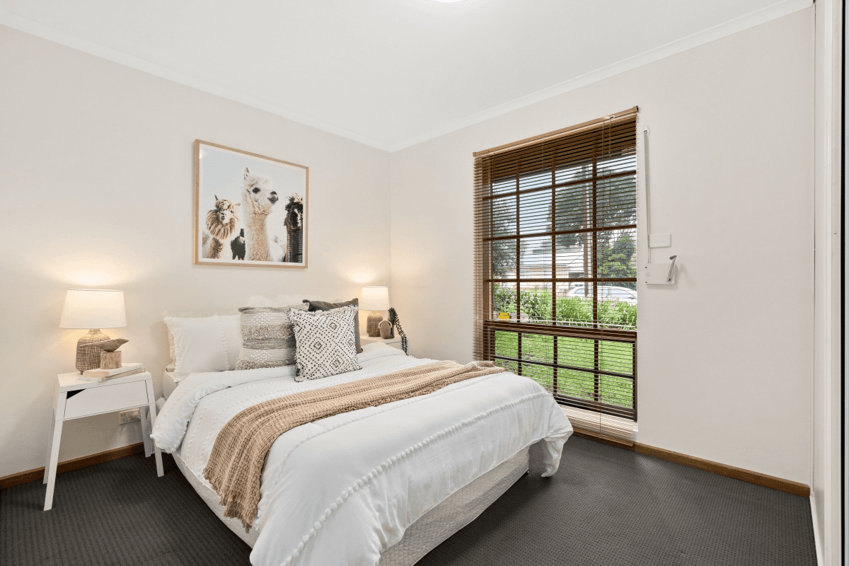 35 Barrdickson Crescent, HAPPY VALLEY, SA 5159