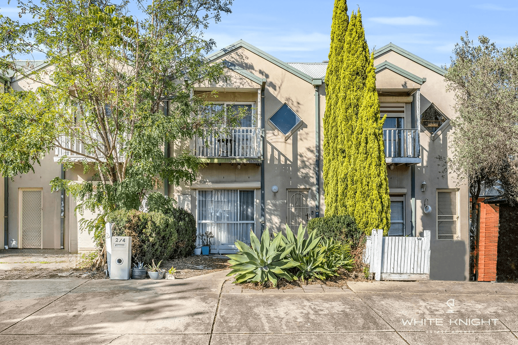 2/4 Camphora Place, St Albans, VIC 3021