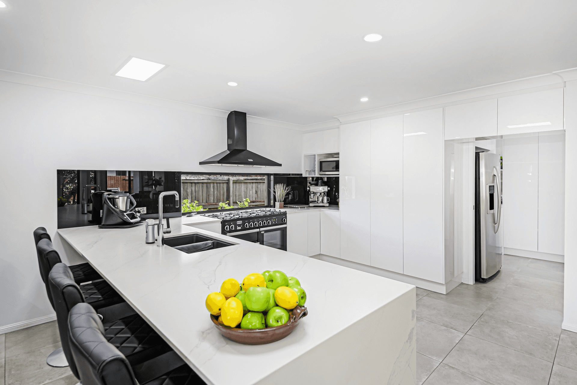 33 Lilac Crescent, Currimundi, QLD 4551