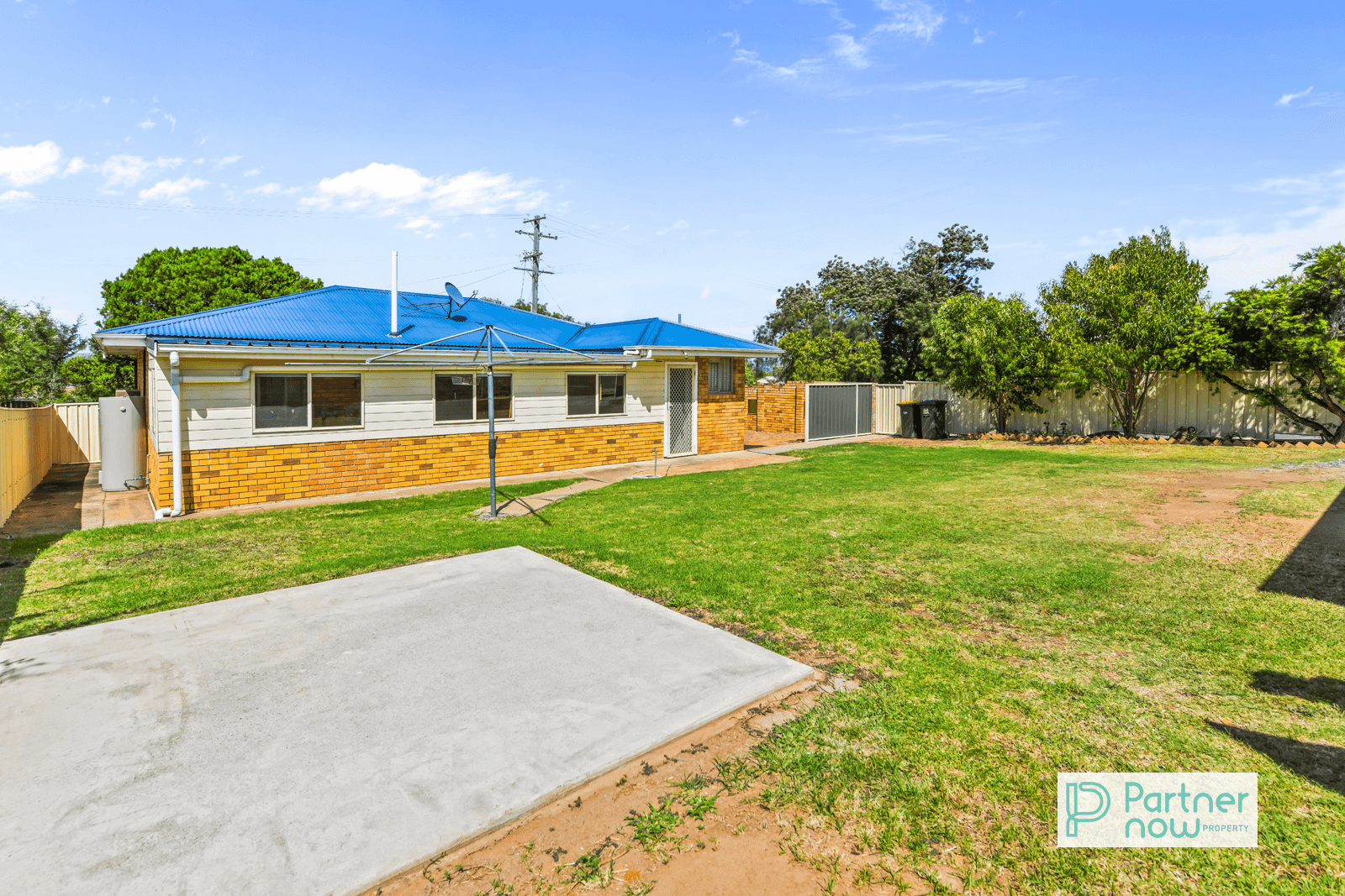 16 Brolga Crescent, TAMWORTH, NSW 2340