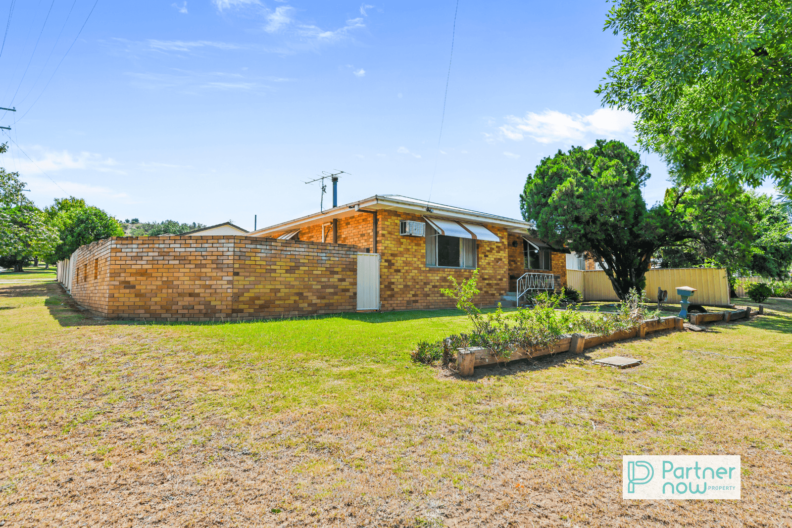 16 Brolga Crescent, TAMWORTH, NSW 2340