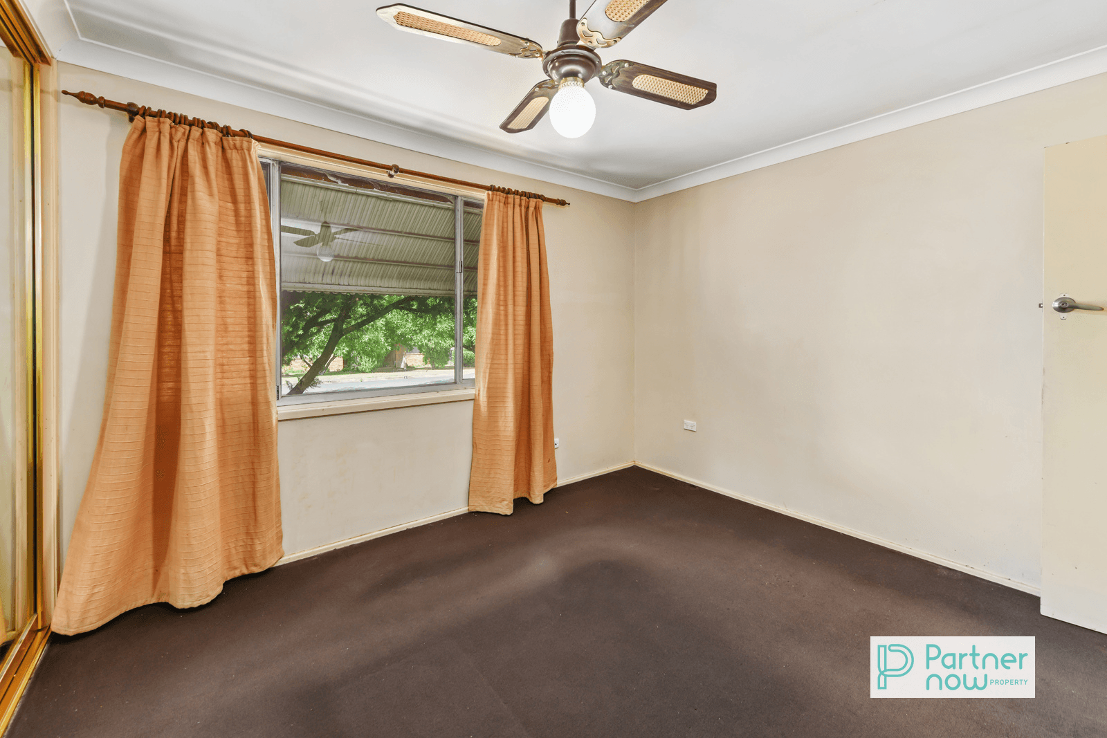 16 Brolga Crescent, TAMWORTH, NSW 2340