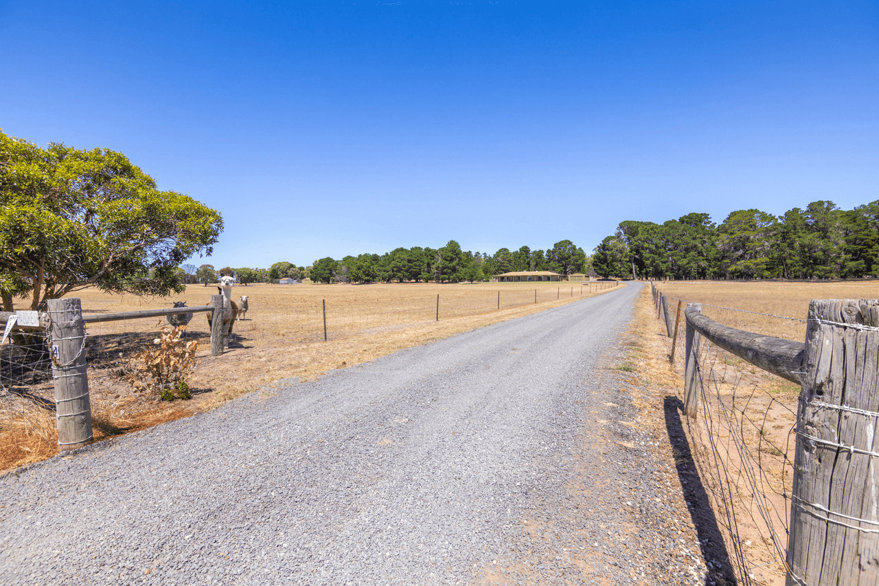 24 Jones Lane, QUANTONG, VIC 3401