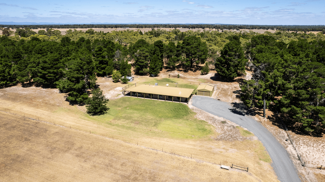 24 Jones Lane, QUANTONG, VIC 3401