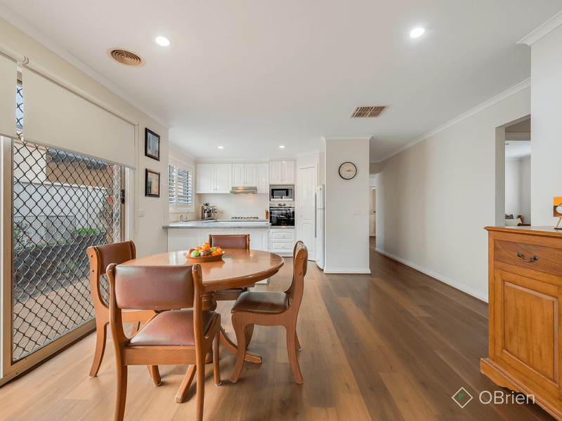 2 Daylesford Terrace, Caroline Springs, VIC 3023