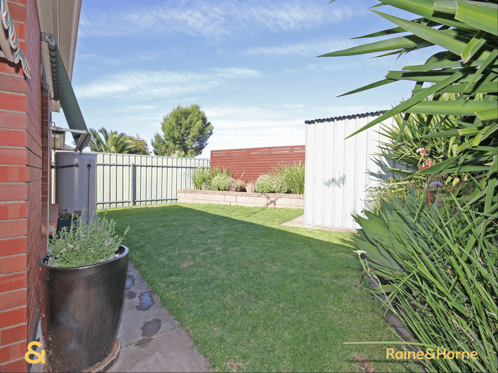 12 Kentwood Road, MORPHETT VALE, SA 5162