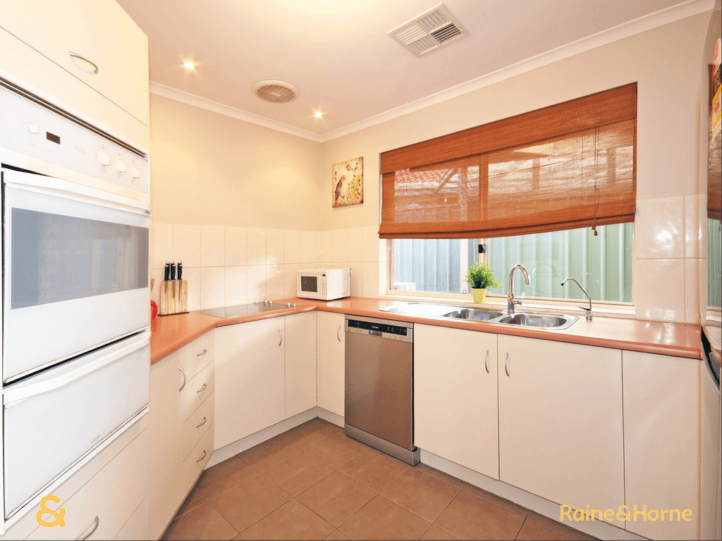 12 Kentwood Road, MORPHETT VALE, SA 5162