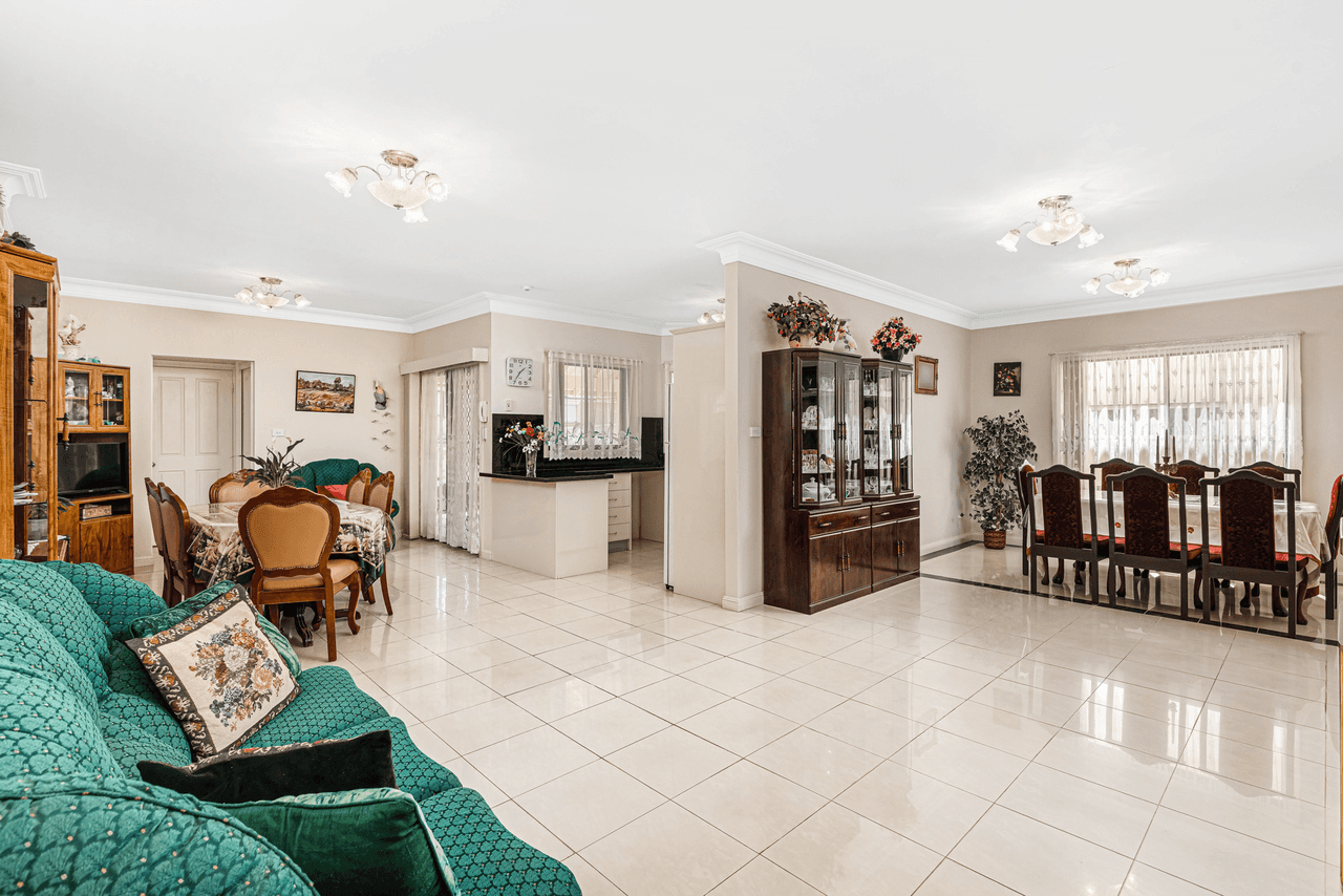 80 Harraden Drive, WEST HOXTON, NSW 2171