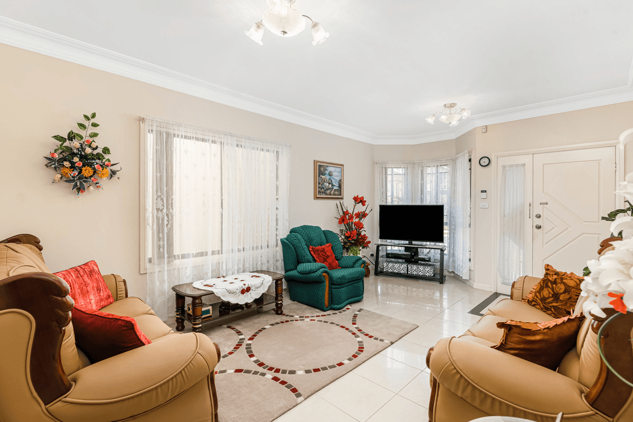 80 Harraden Drive, WEST HOXTON, NSW 2171