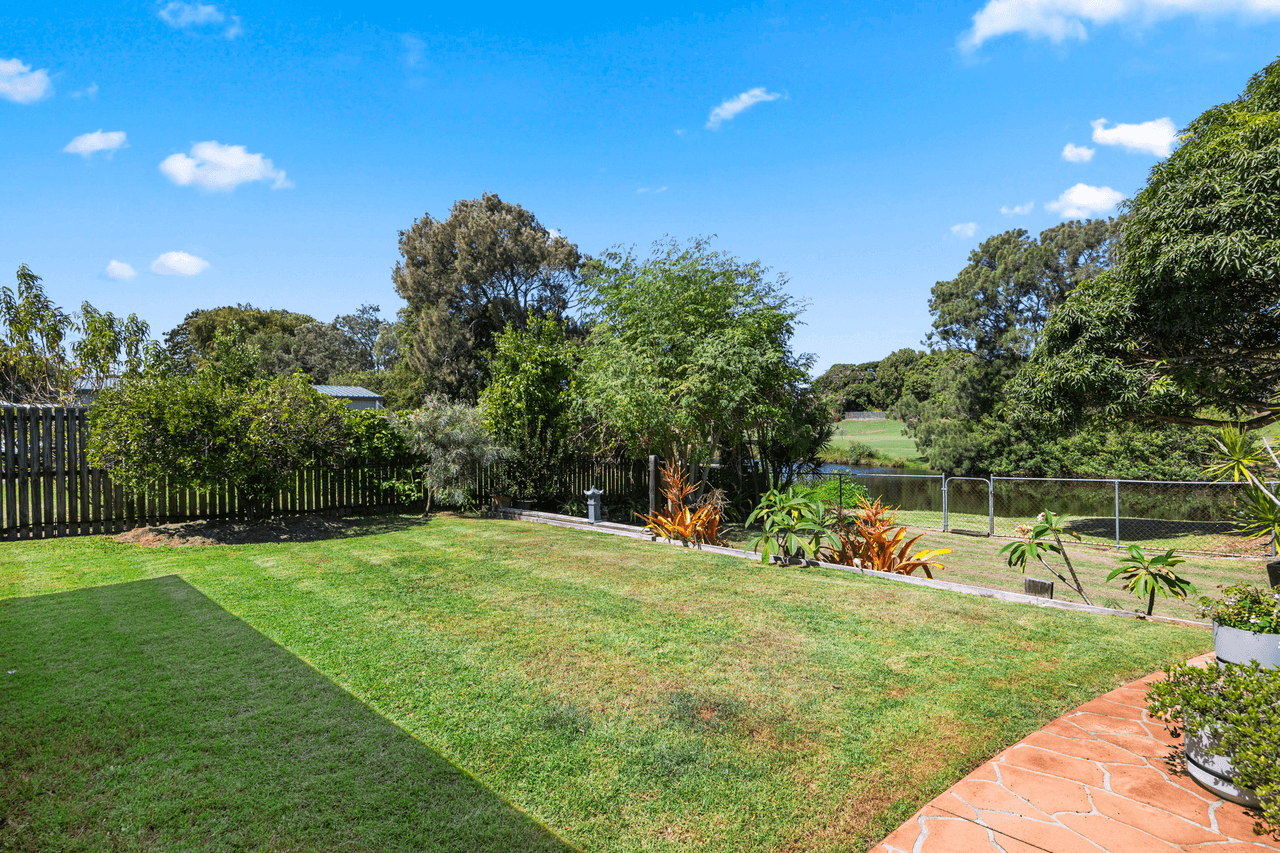 238 Dayman Street, TORQUAY, QLD 4655