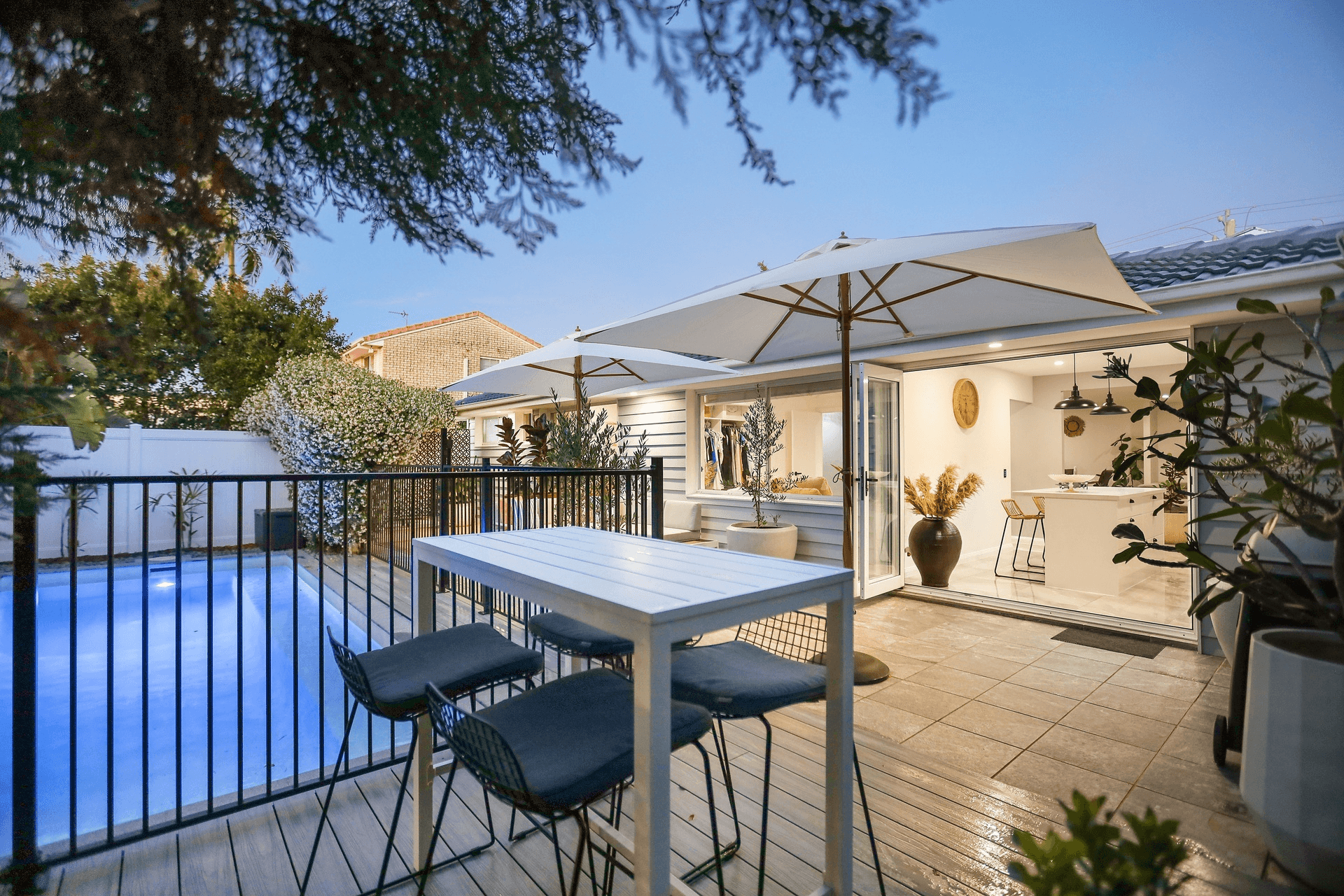 35 Allambi Avenue, Broadbeach Waters, QLD 4218