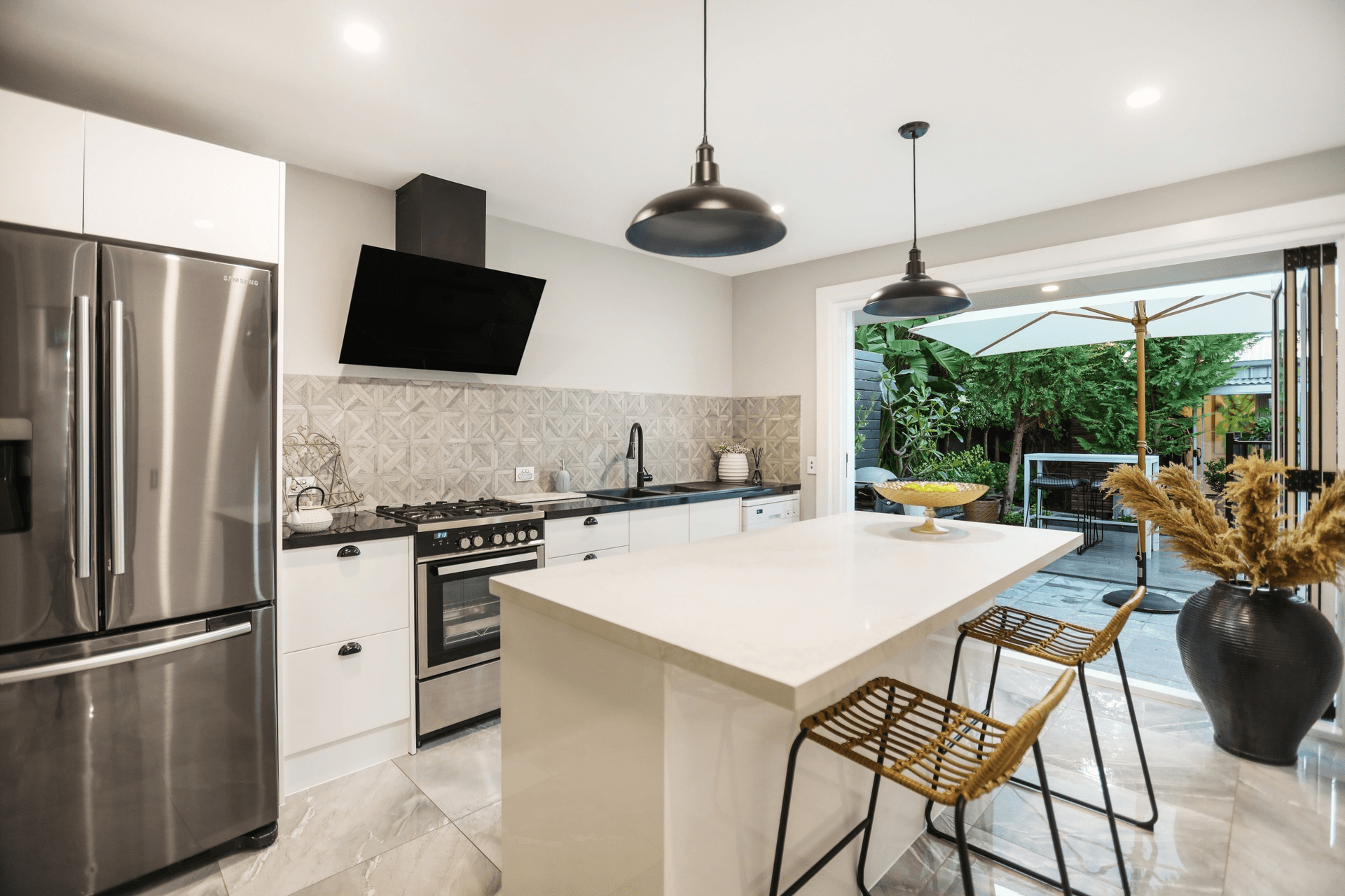 35 Allambi Avenue, Broadbeach Waters, QLD 4218