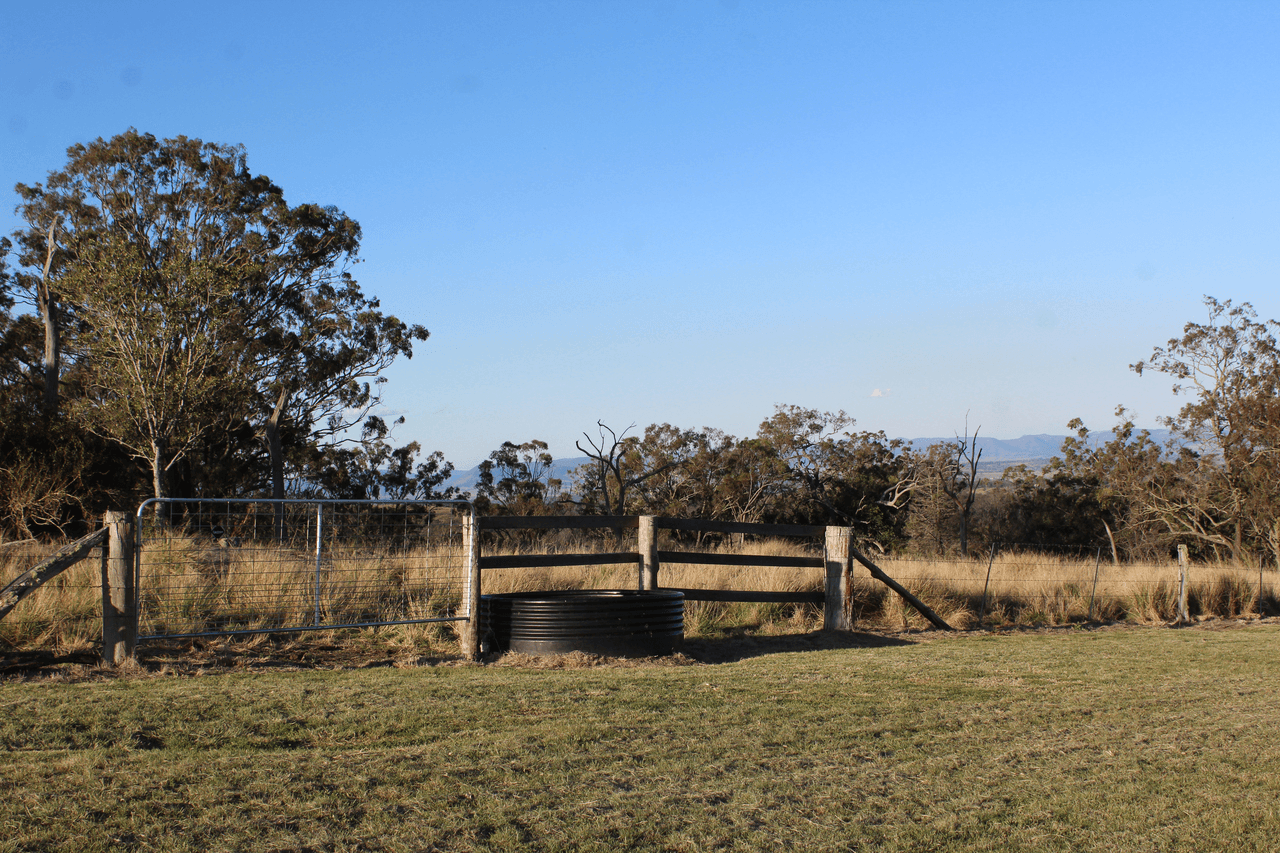 2135 Old Stanthorpe Rd, CHERRY GULLY, QLD 4370