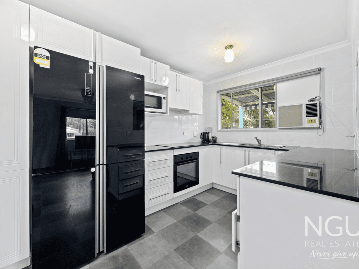 11 Janet Street, North Booval, QLD 4304