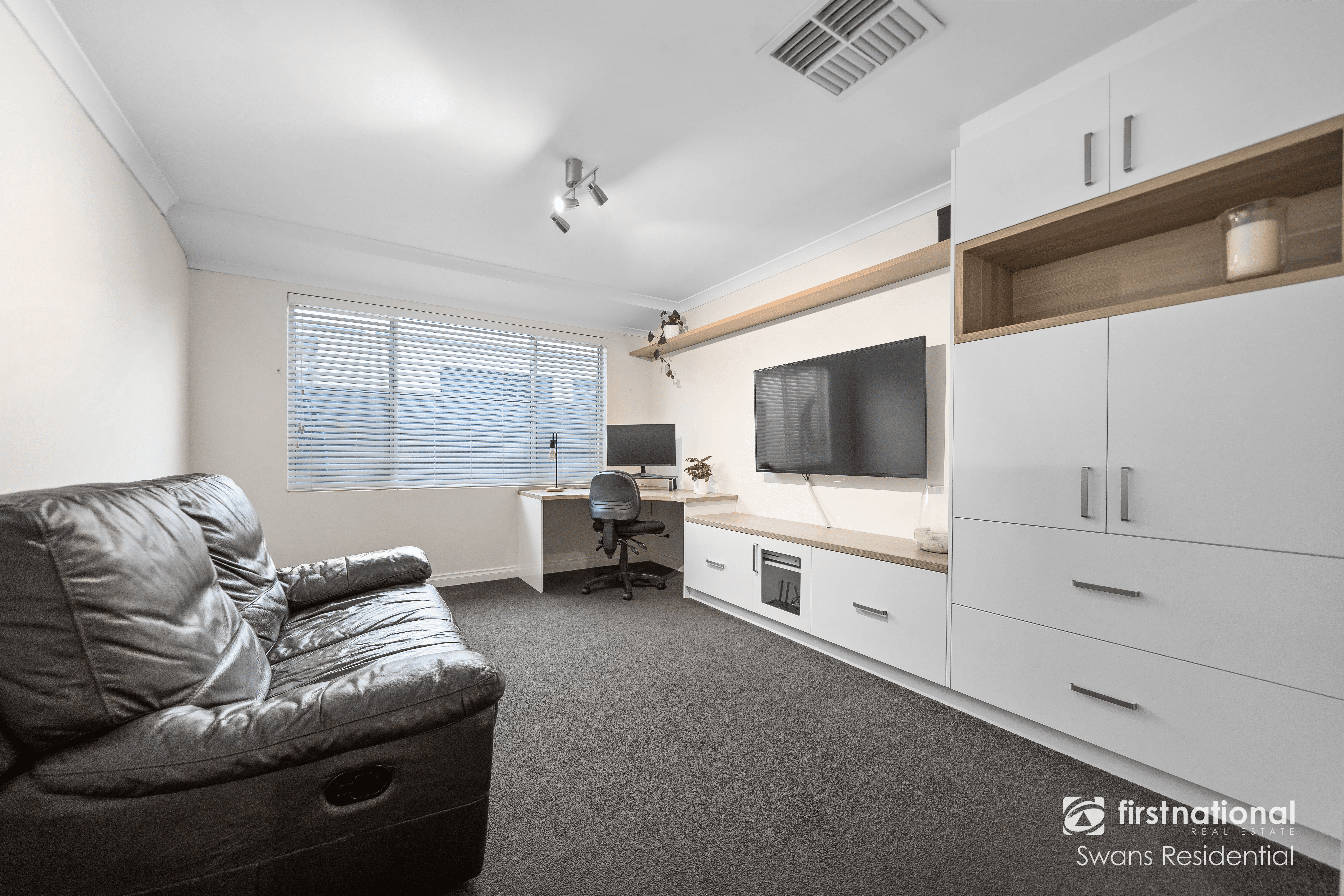 15 Limone Street, AVELEY, WA 6069